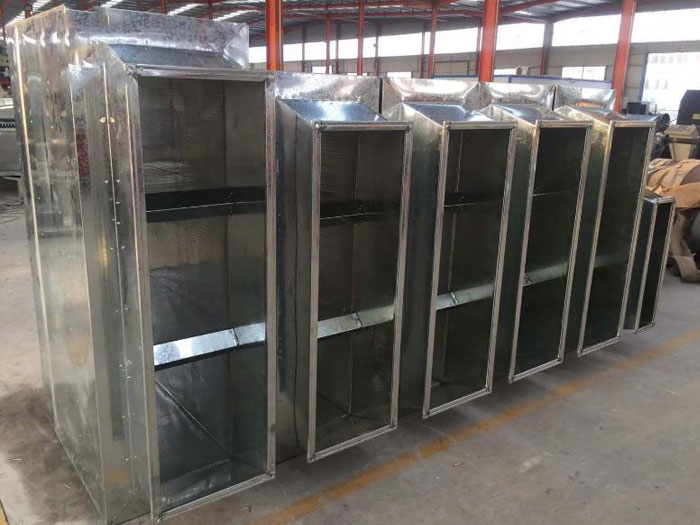 消聲器車間一角